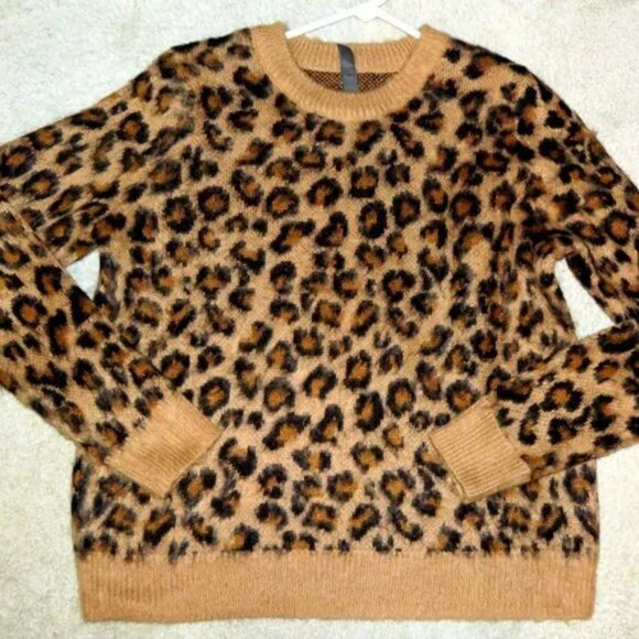 Francesca's Alya Sz Small Animal Print Crewneck Pullover Eyelash Sweater -EUC - Picture 14 of 15